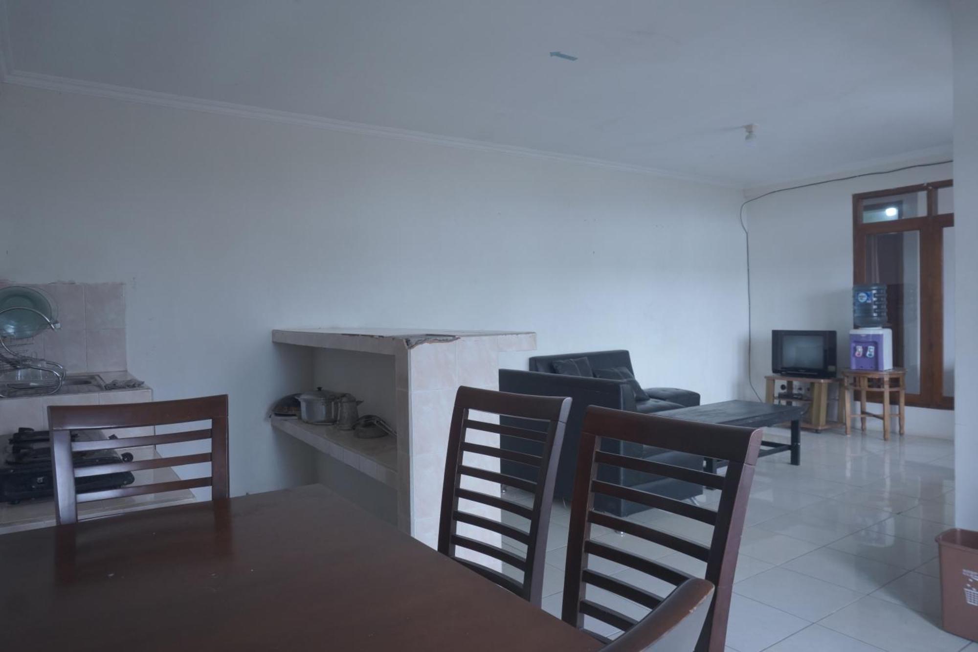 Oyo Life 92977 Neba Kost Aesthetic Hotel Peladen Ngoại thất bức ảnh